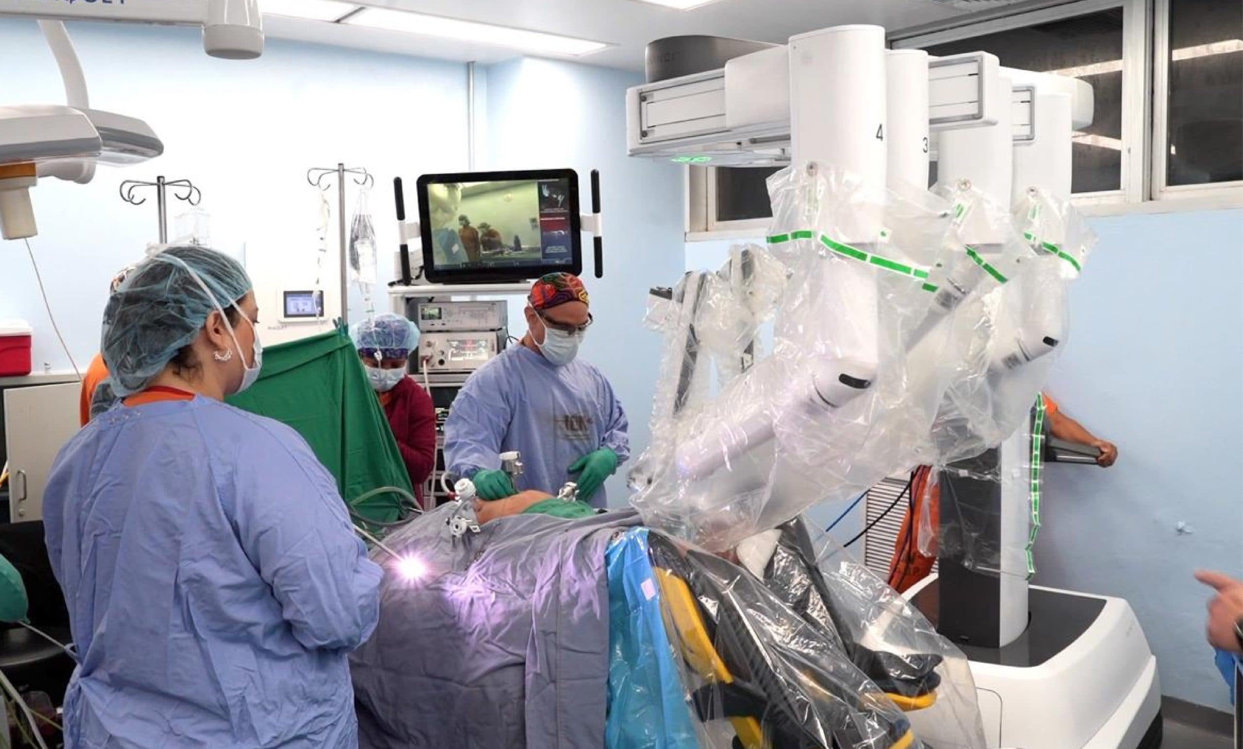 Cirugía robótica avanza en el Oncológico: segunda operación exitosa con sistema Da Vinci Xi
