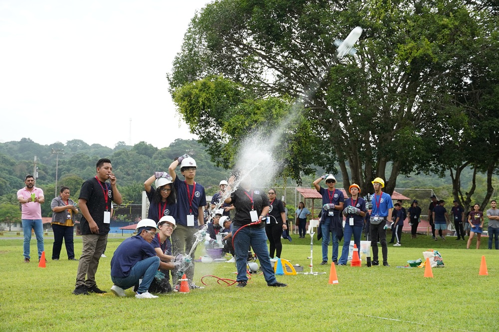 DSC01738-1 Panamá impulsa el talento joven en ciencias espaciales