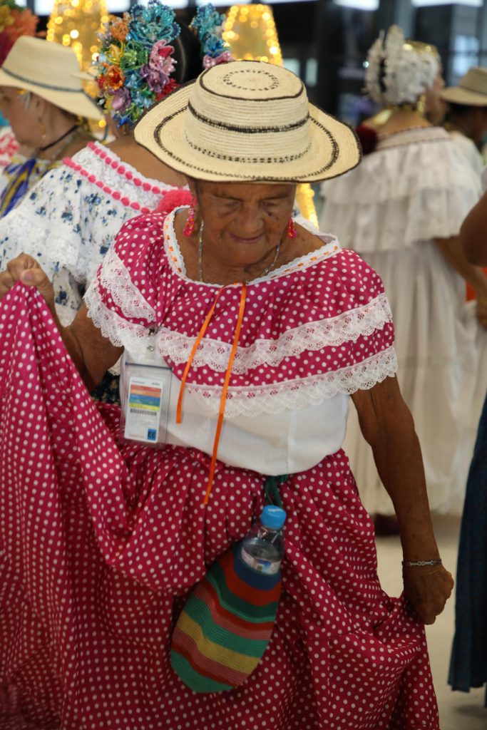 IMG-20250725-WA0125-683x1024 Aeropuerto de Tocumen se viste de pollera en un desfile que celebra la identidad panameña ante el mundo